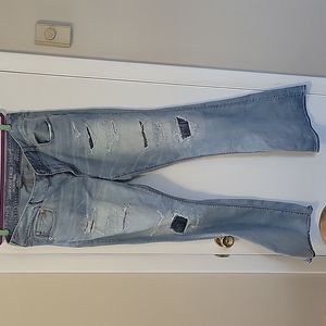 American Eagle Outfitters super stretch denim distressed jean